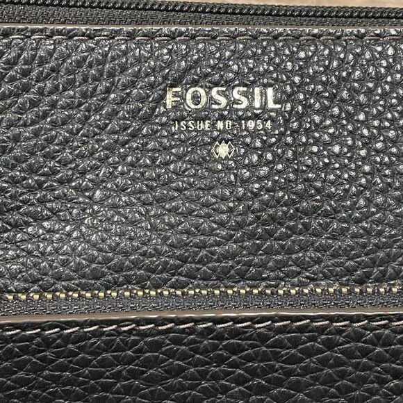 Vintage FOSSIL Black Pebble Grain Leather Zip-top Crossbody Bag - Picture 5 of 16